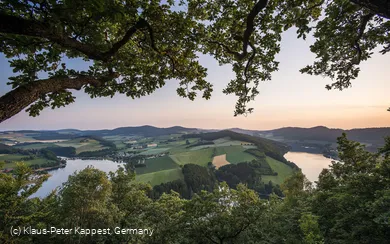 Panoramaweg._Blick_auf_den_Diemelsee_Copyright_Tourist-Information_Diemelsee_Fotograf_Klaus-Peter_Kappest.jpg