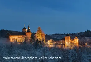 Die Burg aus der Ferne