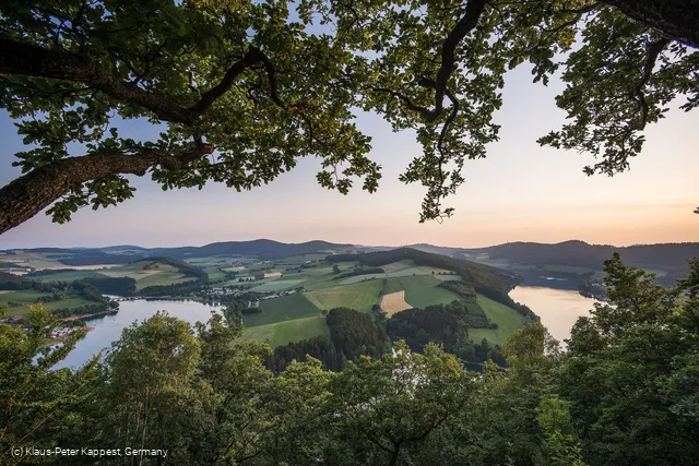 Panoramaweg._Blick_auf_den_Diemelsee_Copyright_Tourist-Information_Diemelsee_Fotograf_Klaus-Peter_Kappest.jpg
